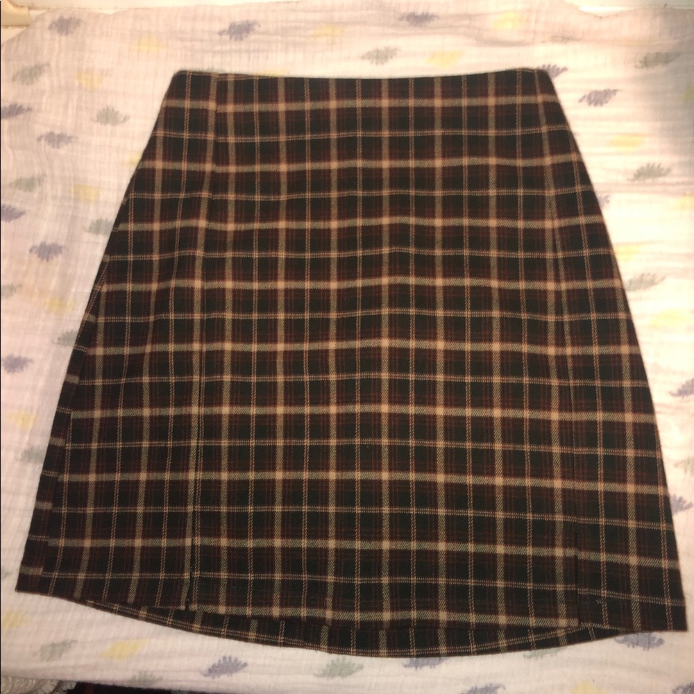 Brandy Melville Cara skirt never worn